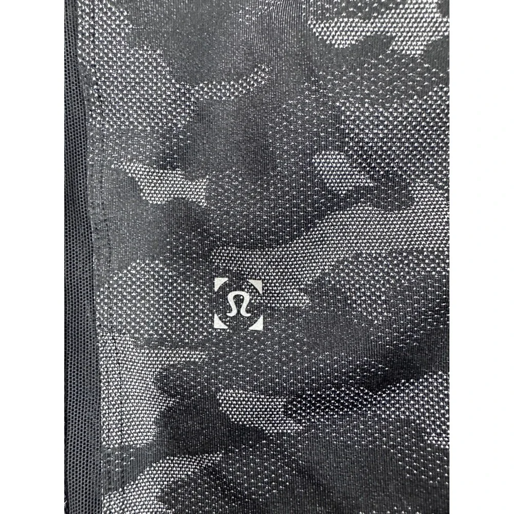 Lululemon THE Short 9 Lined Mens Small Grey Black Camo Athletic Training Running